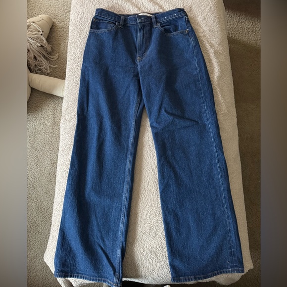 High Rise 90s Relaxed Jean - Picture 3 of 4